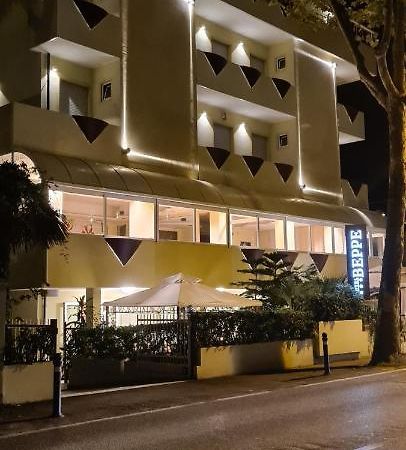 Hotel Beppe Rimini Bagian luar foto
