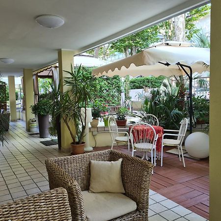 Hotel Beppe Rimini Bagian luar foto