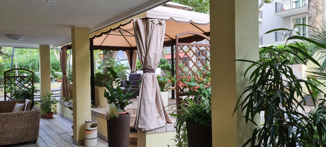 Hotel Beppe Rimini Bagian luar foto