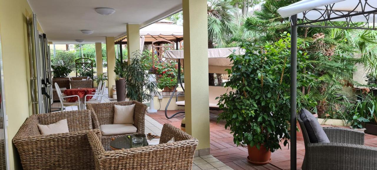 Hotel Beppe Rimini Bagian luar foto