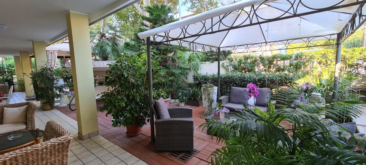 Hotel Beppe Rimini Bagian luar foto