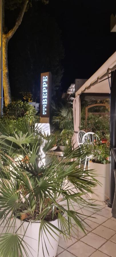 Hotel Beppe Rimini Bagian luar foto