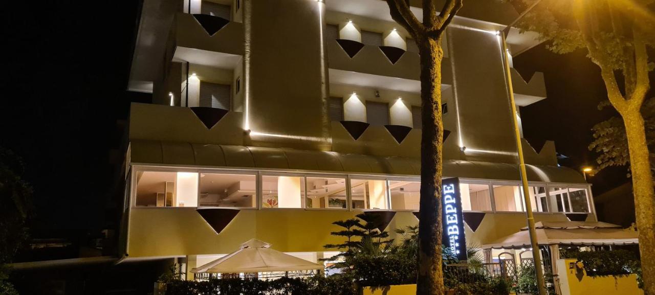 Hotel Beppe Rimini Bagian luar foto