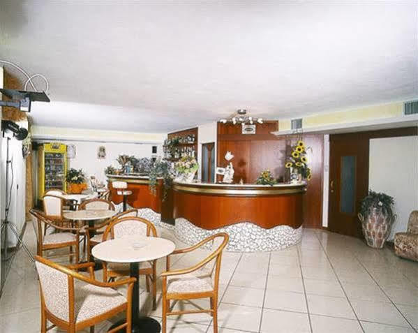 Hotel Beppe Rimini Bagian luar foto