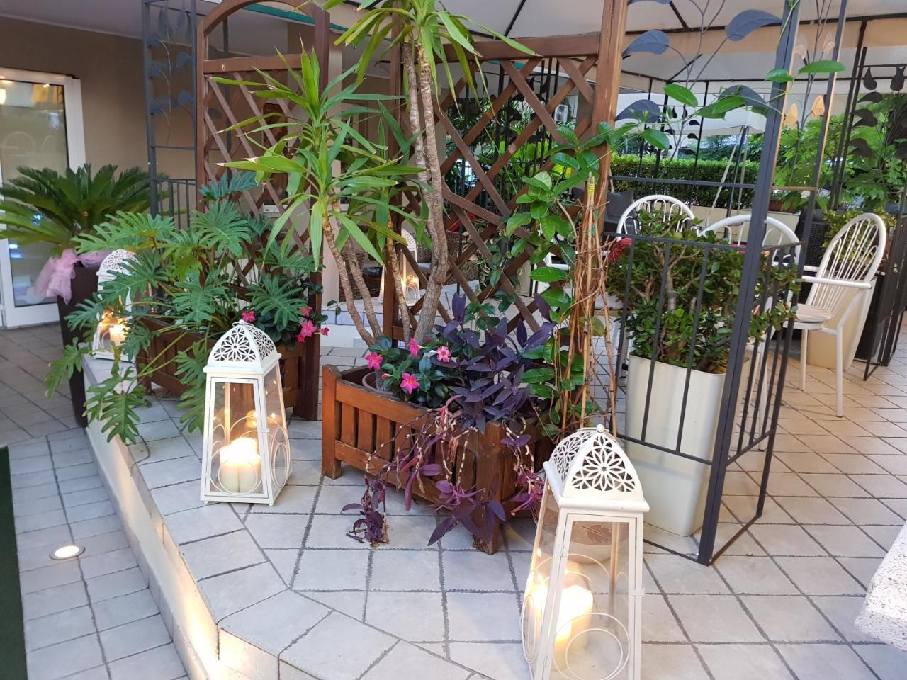 Hotel Beppe Rimini Bagian luar foto