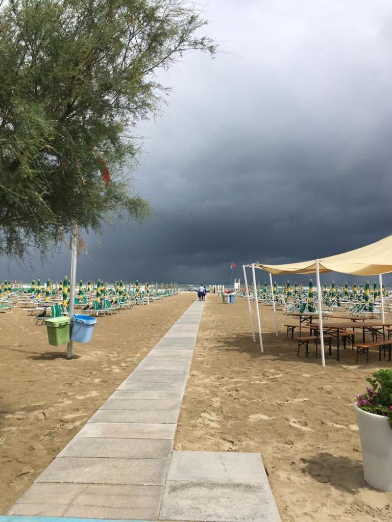 Hotel Beppe Rimini Bagian luar foto